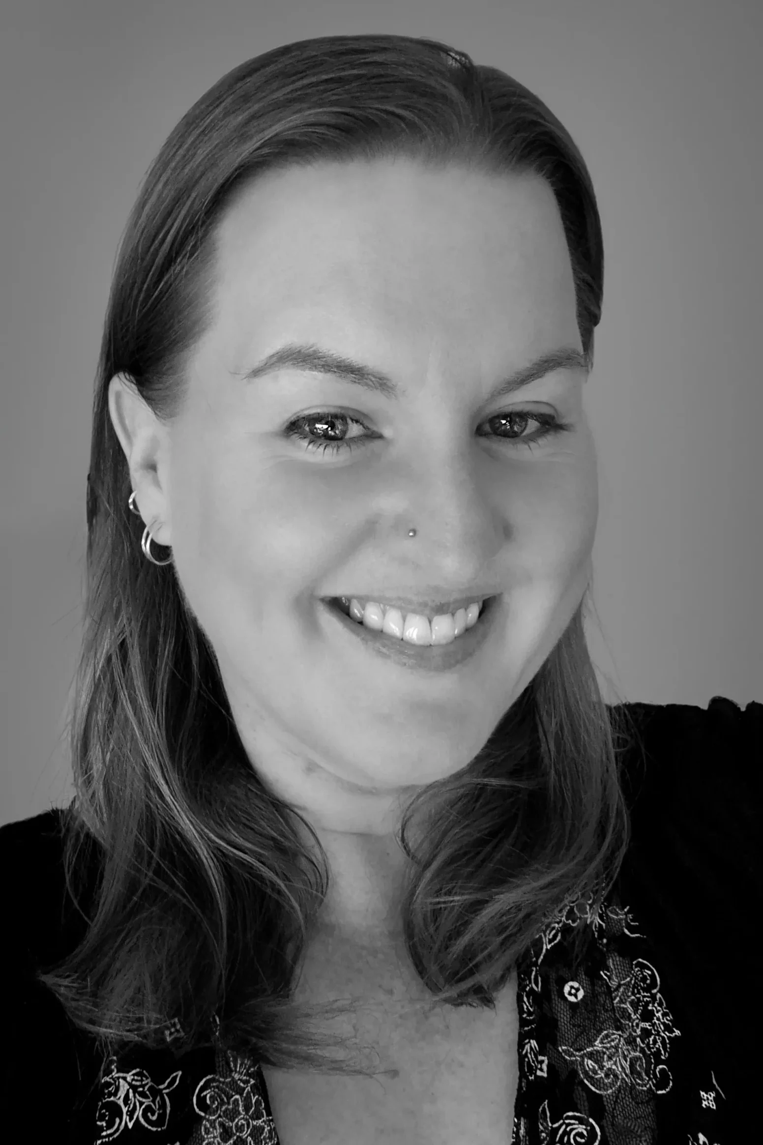 Kelli black white scaled e1710811442493